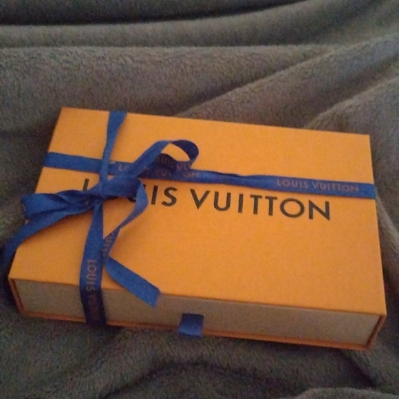 Louis Vuitton Gift Box - Picture 1 of 2